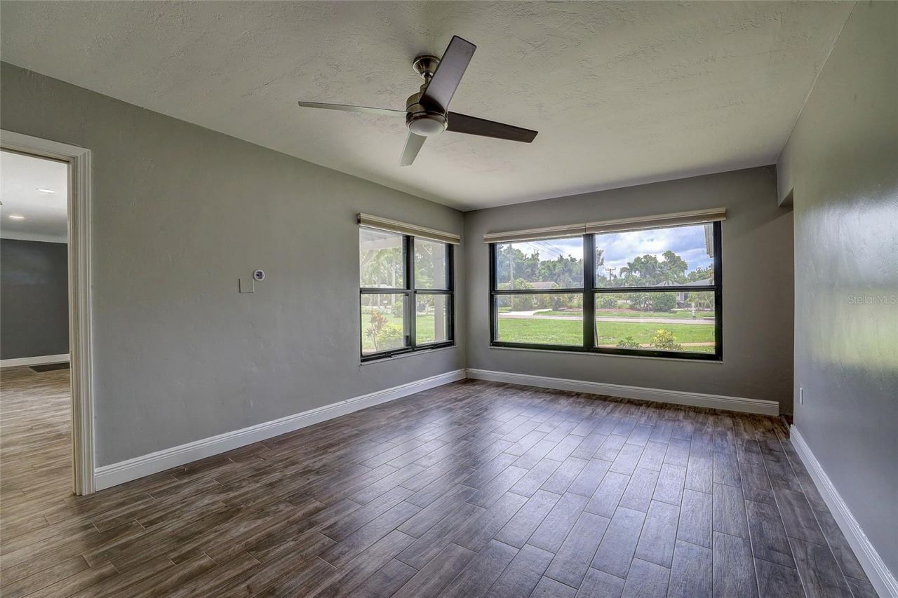 323 Suwanee Avenue, Sarasota, FL 34243 Photo