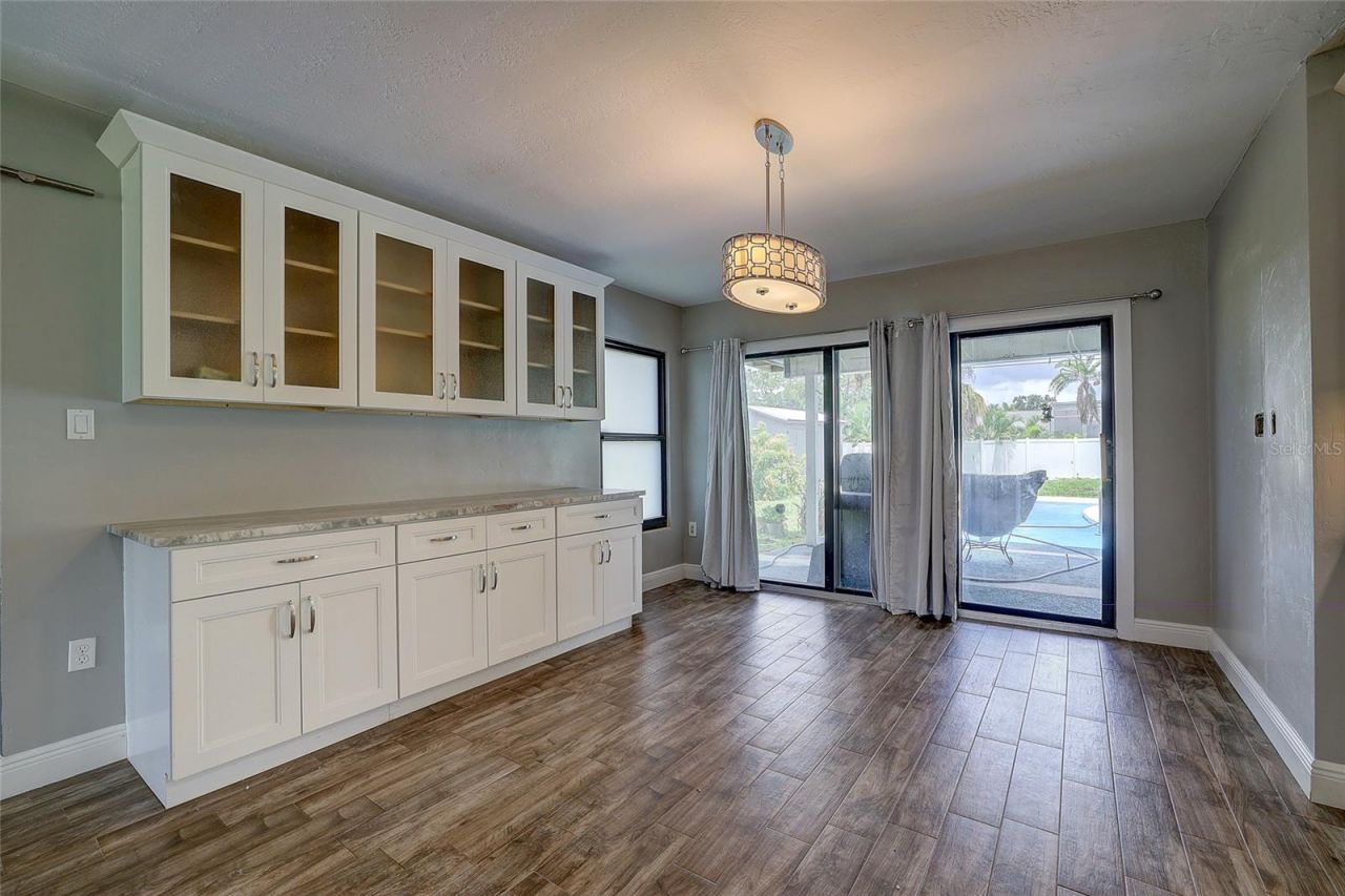 323 Suwanee Avenue, Sarasota, FL 34243 Photo
