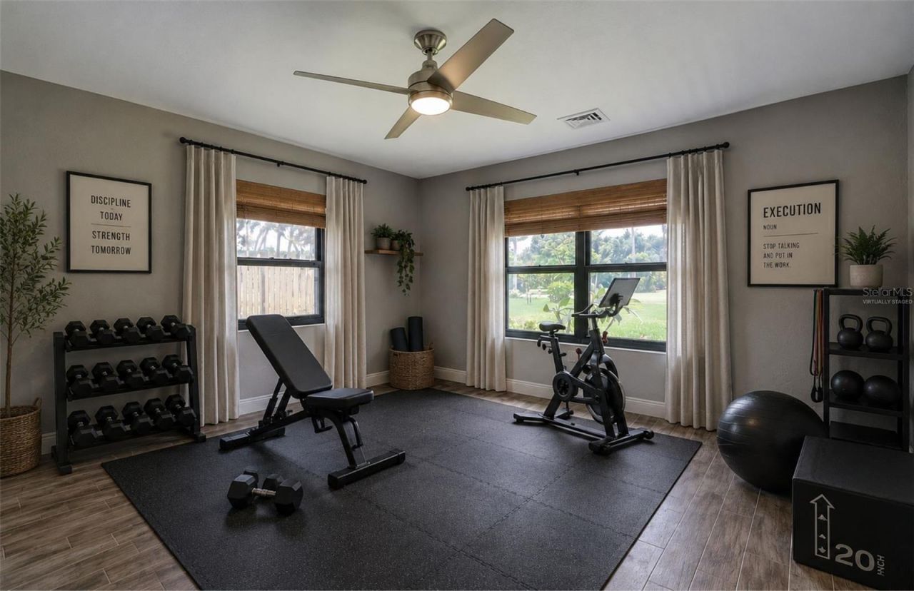 323 Suwanee Avenue, Sarasota, FL 34243 Photo