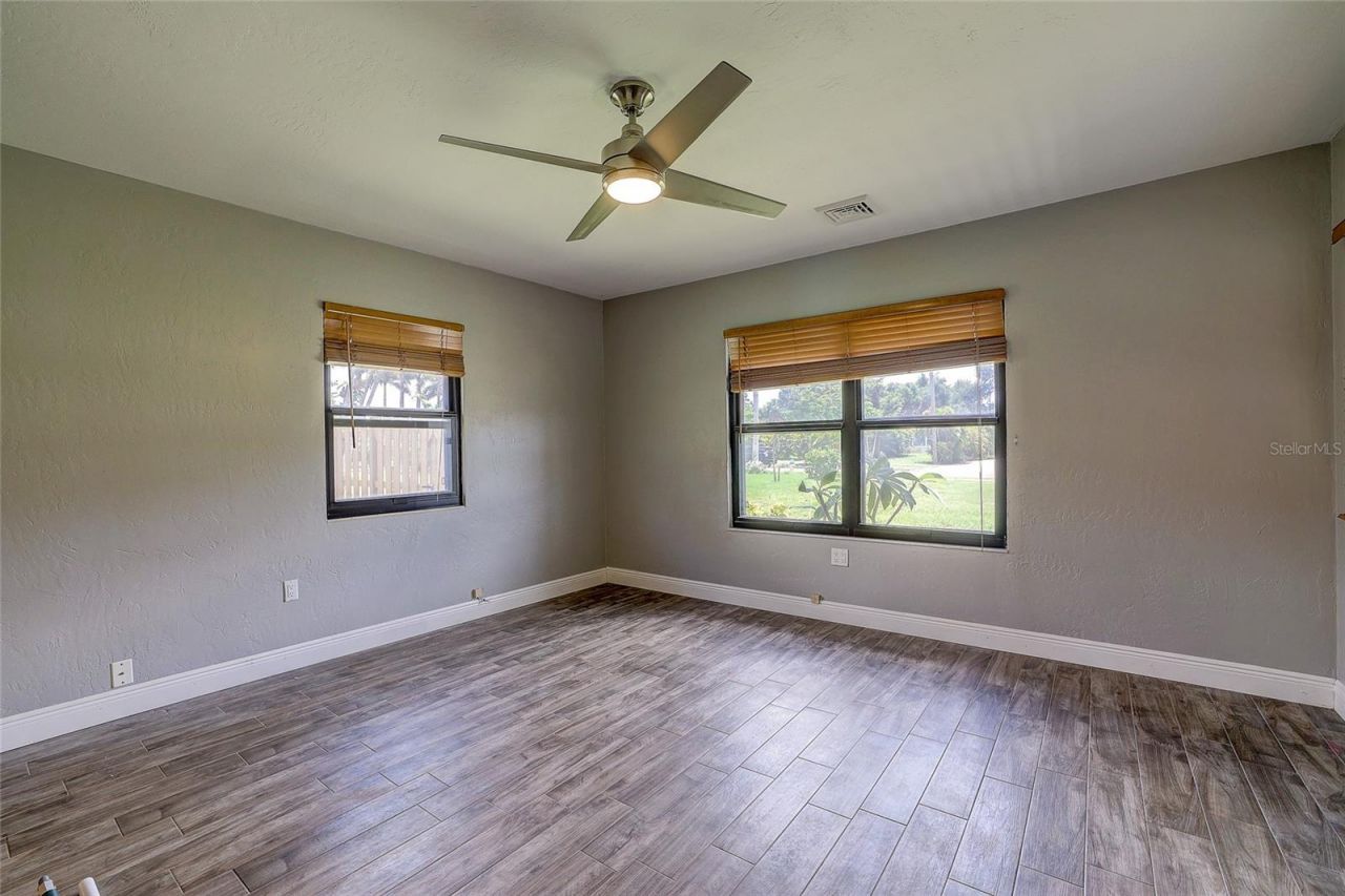 323 Suwanee Avenue, Sarasota, FL 34243 Photo