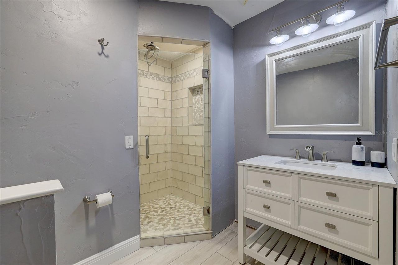 323 Suwanee Avenue, Sarasota, FL 34243 Photo