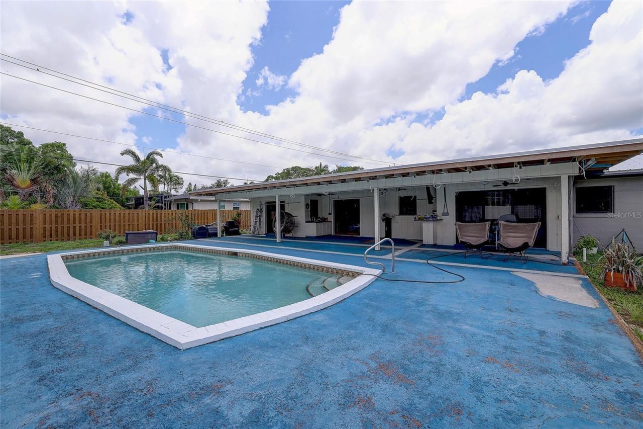 323 Suwanee Avenue, Sarasota, FL 34243 Photo