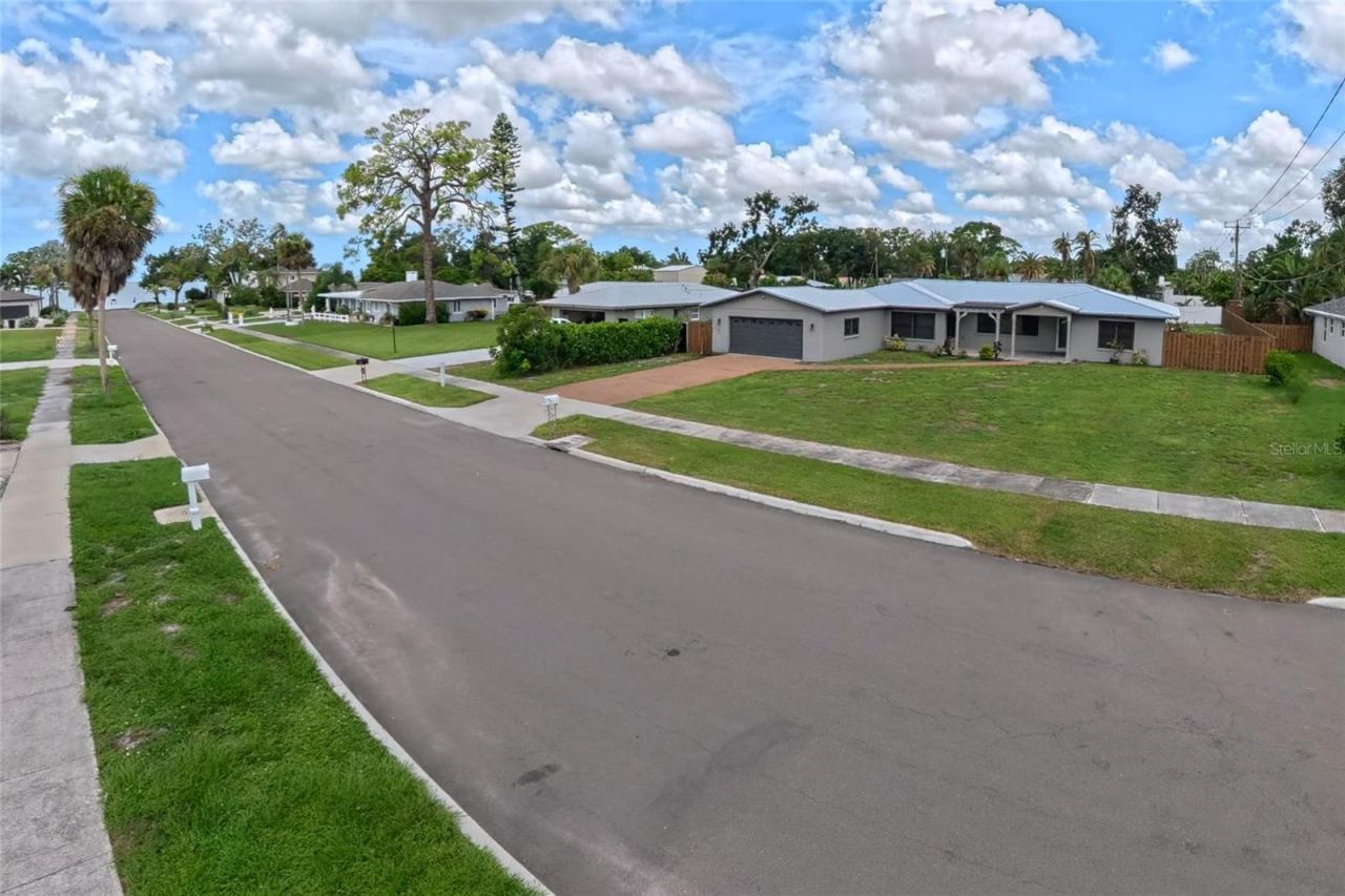 323 Suwanee Avenue, Sarasota, FL 34243 Photo