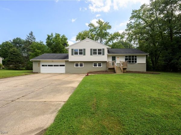 1512 Hanna Road , Stow, OH 44224