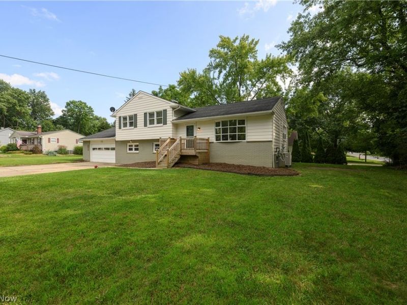 1512 Hanna Road, Stow, OH 44224 Photo 2