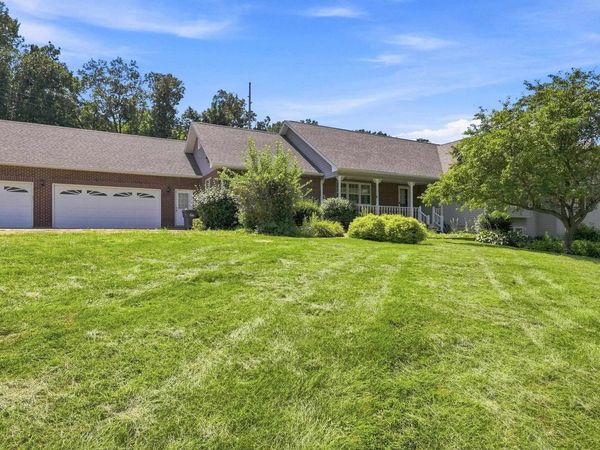 1135 W Menzemer, ELIZABETH, IL 61028