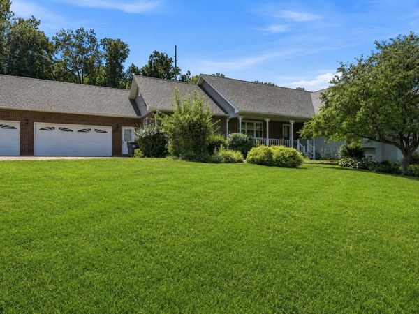 1135 W Menzemer, ELIZABETH, IL 61028