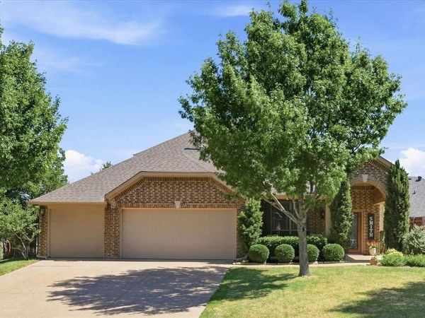 102 Chase Oaks Court, Mansfield, TX 76063