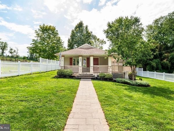 225 CHURCH ST, WEST CONSHOHOCKEN, PA 19428