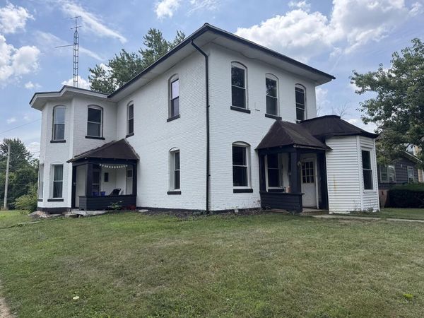 402 - 402 1/2 W Bucyrus Street, Crestline, OH 44827