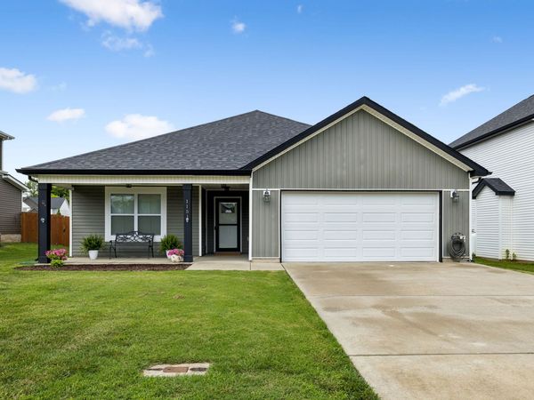 1151 Eagles Bluff Dr , Clarksville, TN 37040