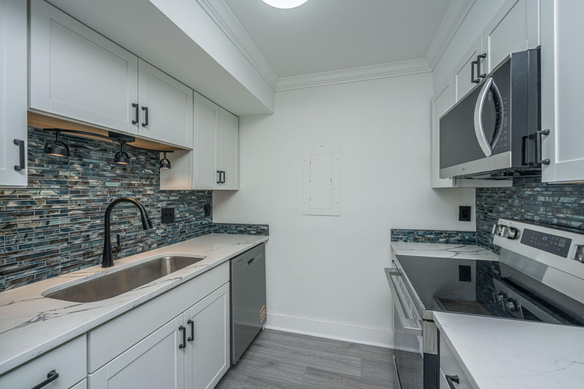 2494 Etiwan Avenue Photo 12