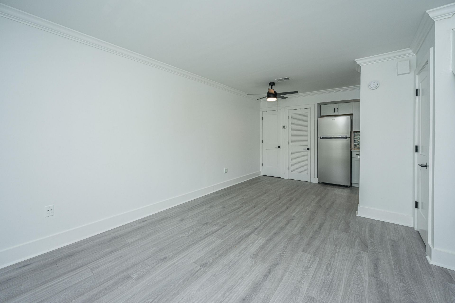 2494 Etiwan Avenue Photo 8