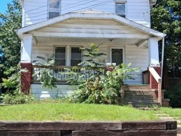 106 Shaker Drive, Akron, OH 44305