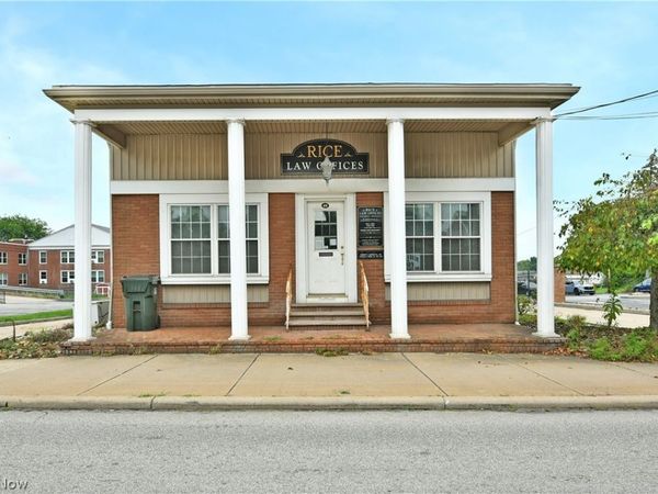 48 W Liberty Street , Hubbard, OH 44425