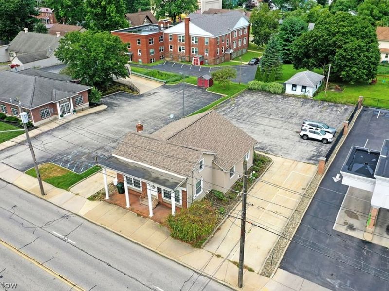 48 W Liberty Street, Hubbard, OH 44425 Photo 9