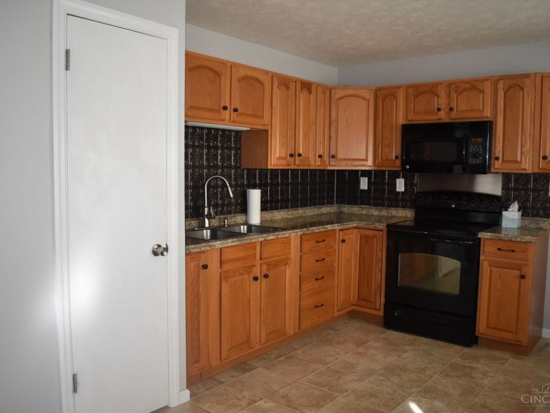 909 St Rt 321, Clay Township, OH 45171 Photo 12