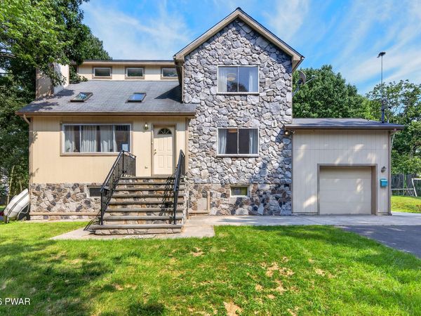 107 Heather Hill Road, Dingmans Ferry, PA 18328