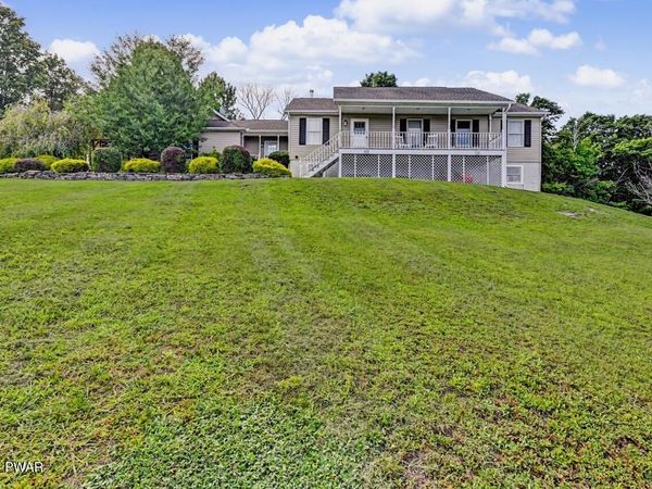 449 Huckleberry Road , Newfoundland, PA 18445
