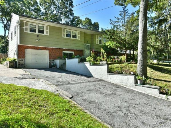 16 Edgar Drive, Smithtown, NY 11787