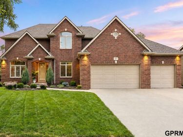 18218 Ontario Street, Omaha, NE 68130