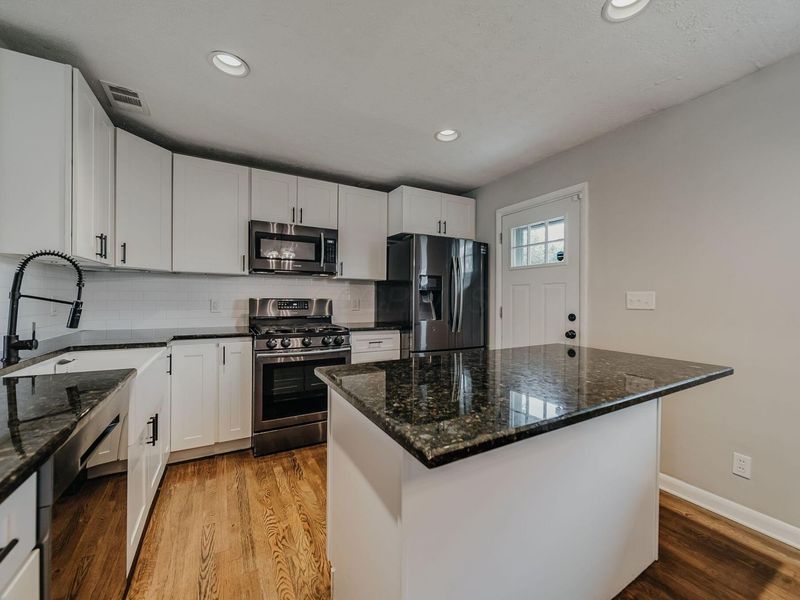 5135 Fairlane Road , Columbus, OH 43207 Photo 5