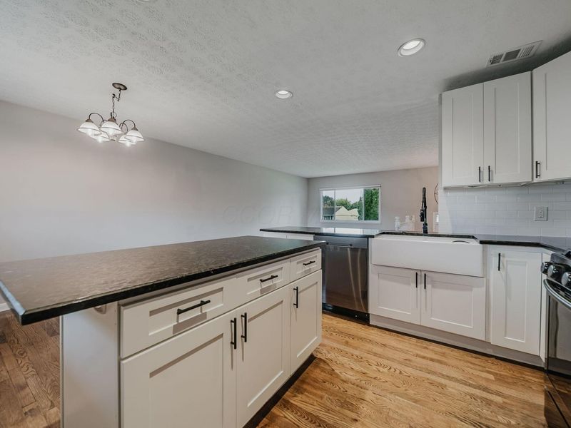 5135 Fairlane Road , Columbus, OH 43207 Photo 6