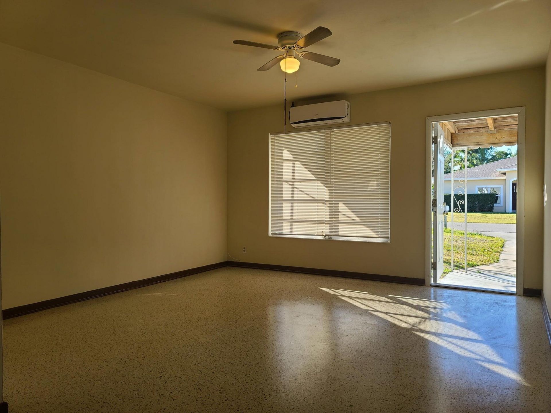 516 S Arnold Avenue, Lantana, FL 33462 Photo