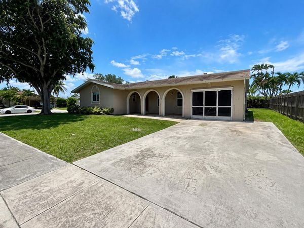 7975 NW 8TH Street, Margate, FL 33063