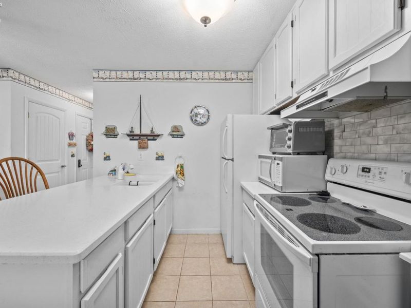 216 W Lakeshore Drive, Unit E, Port Clinton, OH 43452 Photo 16