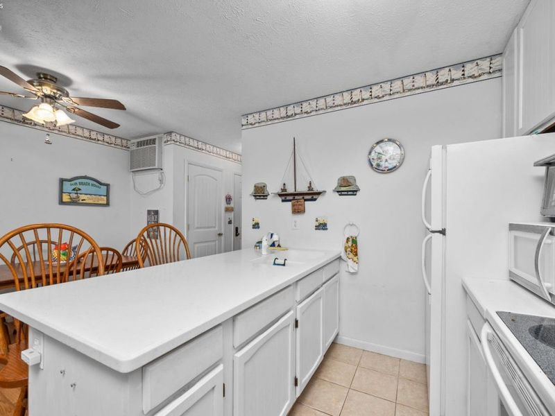 216 W Lakeshore Drive, Unit E, Port Clinton, OH 43452 Photo 18