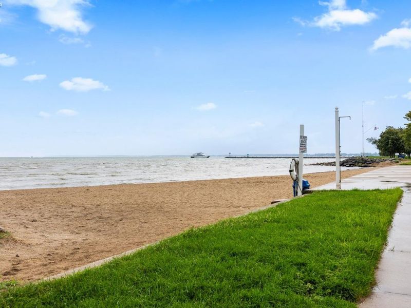 216 W Lakeshore Drive, Unit E, Port Clinton, OH 43452 Photo 3