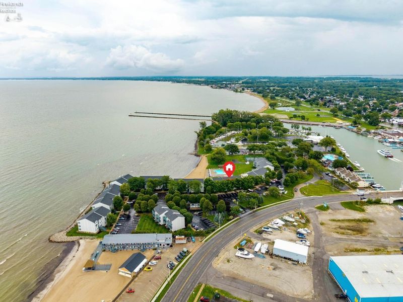 216 W Lakeshore Drive, Unit E, Port Clinton, OH 43452 Photo 31