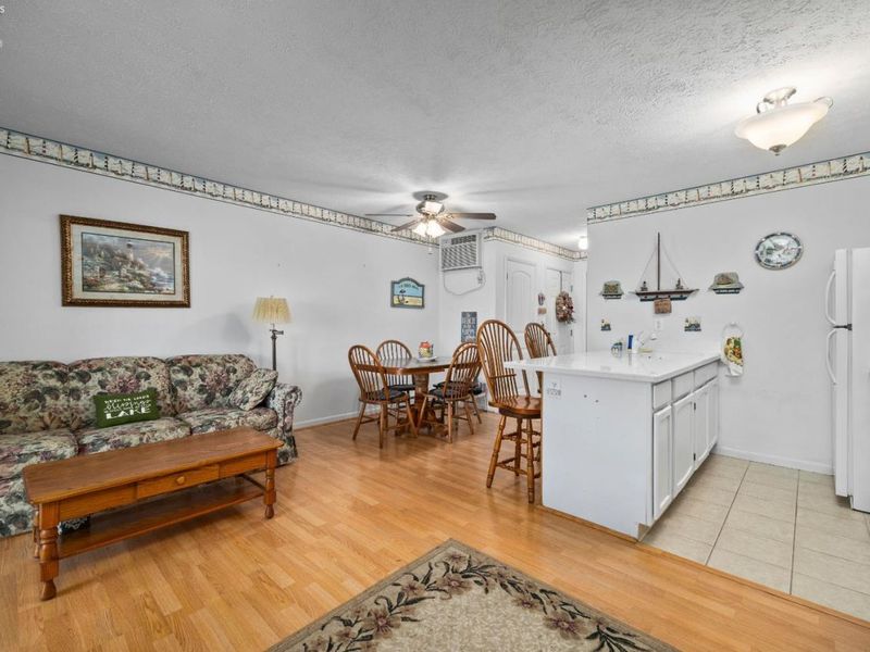 216 W Lakeshore Drive, Unit E, Port Clinton, OH 43452 Photo 9