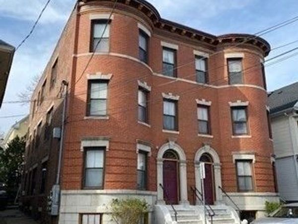 48 Endicott Street, Unit 2L, Salem, MA 01970
