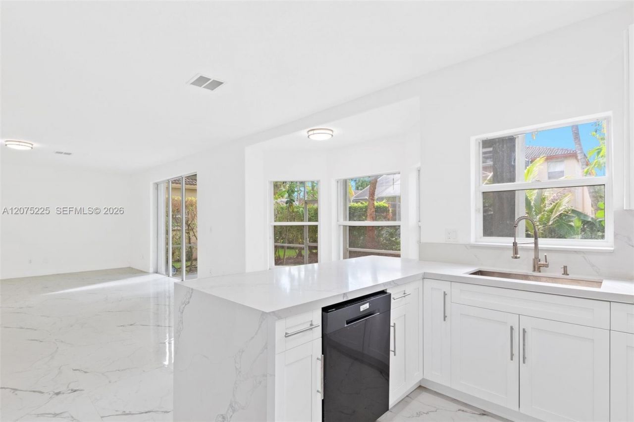 15842 SW 14 St , Pembroke Pines, FL 33027 Photo