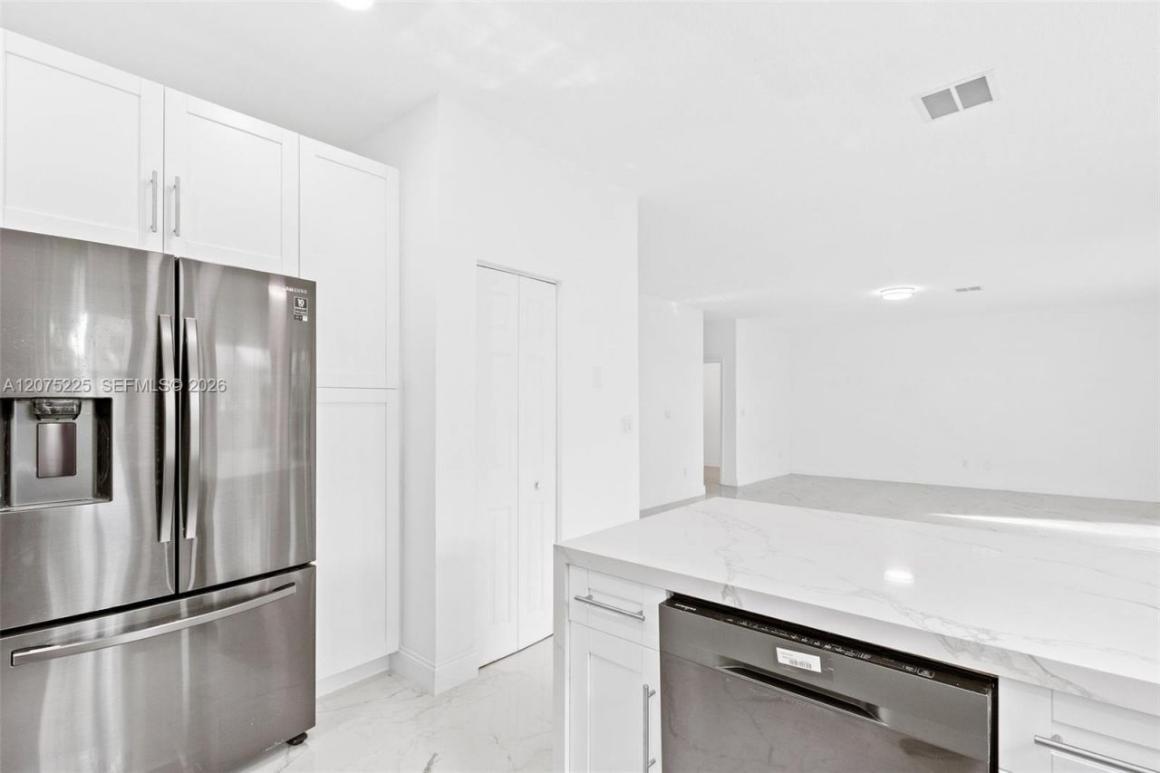 15842 SW 14 St , Pembroke Pines, FL 33027 Photo