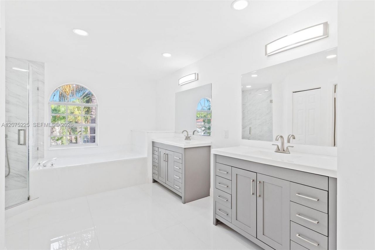 15842 SW 14 St , Pembroke Pines, FL 33027 Photo