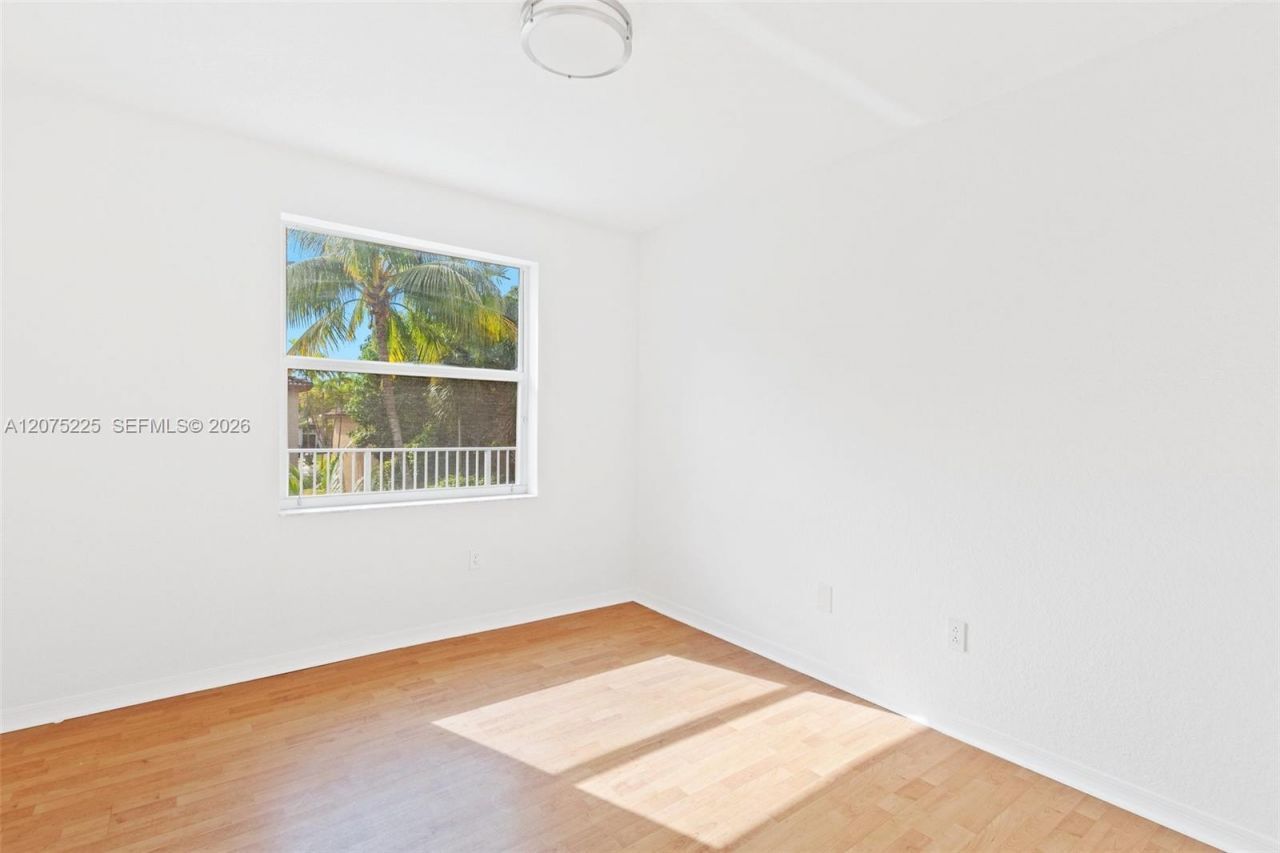 15842 SW 14 St , Pembroke Pines, FL 33027 Photo