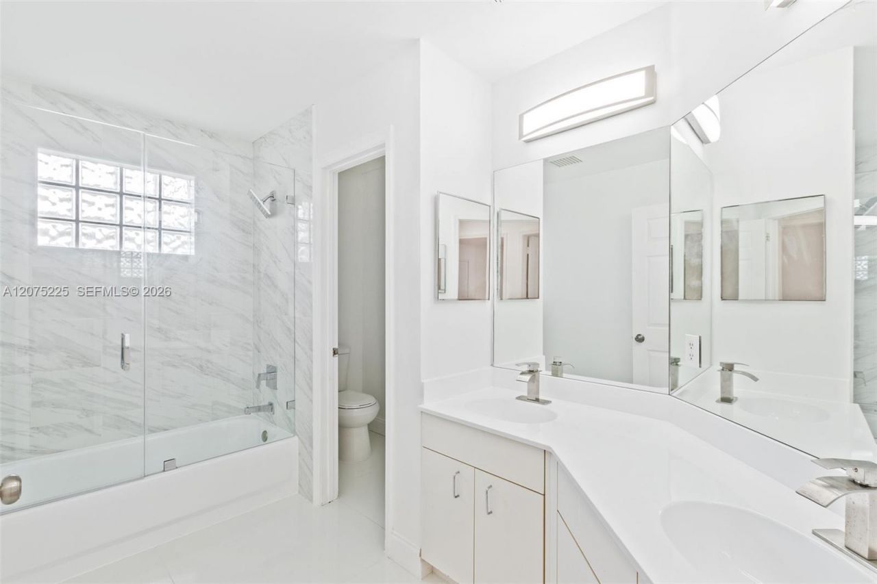 15842 SW 14 St , Pembroke Pines, FL 33027 Photo