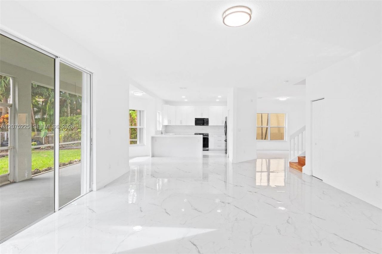 15842 SW 14 St , Pembroke Pines, FL 33027 Photo