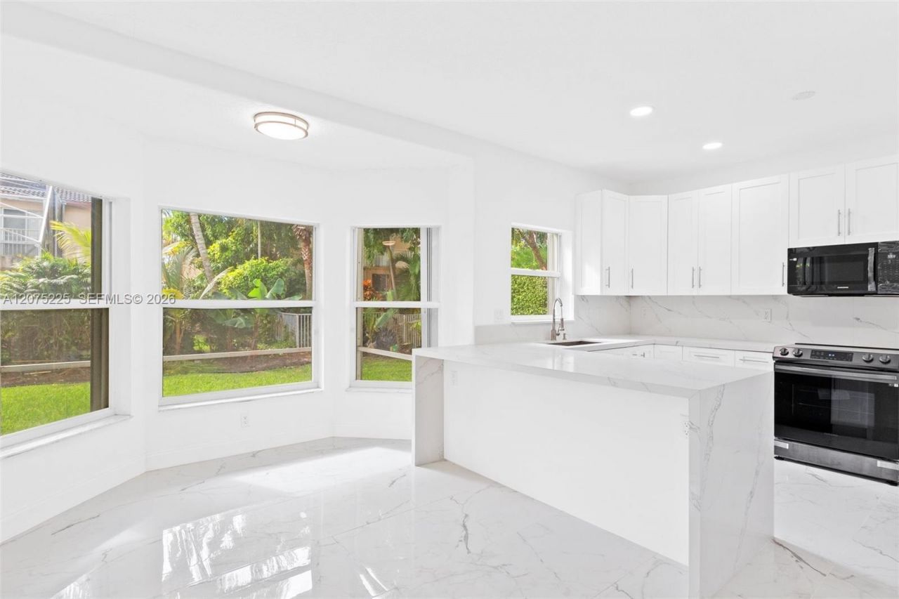 15842 SW 14 St , Pembroke Pines, FL 33027 Photo