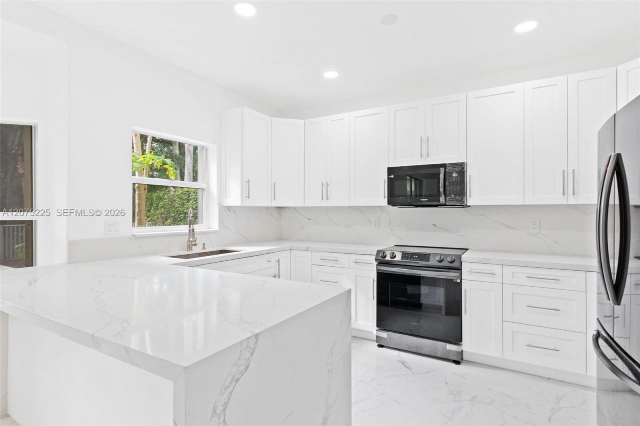 15842 SW 14 St , Pembroke Pines, FL 33027 Photo