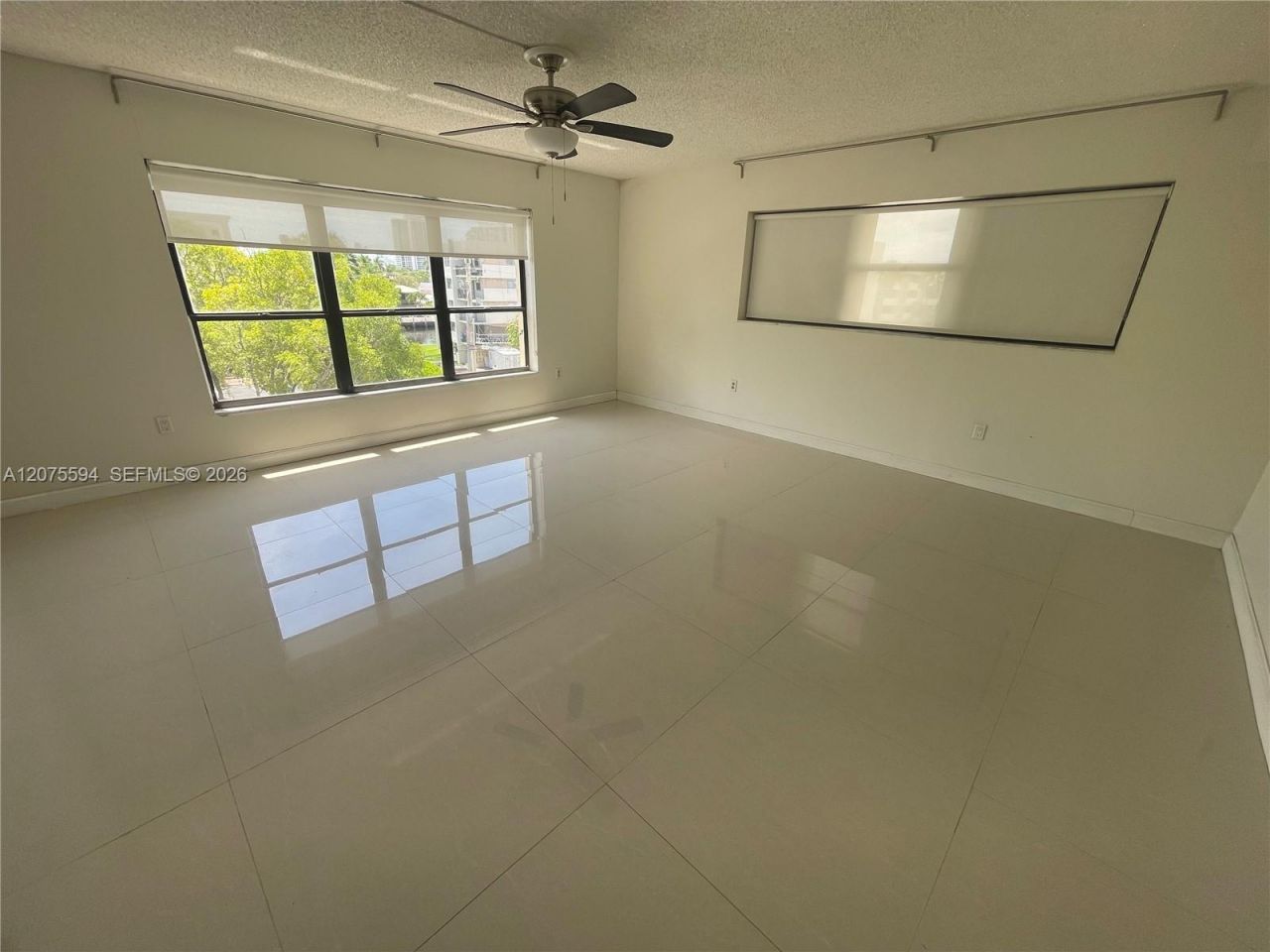200 Golden Isles Dr, Unit 401, Hallandale Beach, FL 33009 Photo