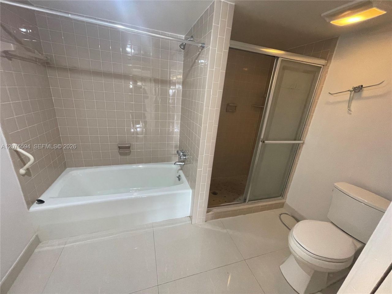 200 Golden Isles Dr, Unit 401, Hallandale Beach, FL 33009 Photo