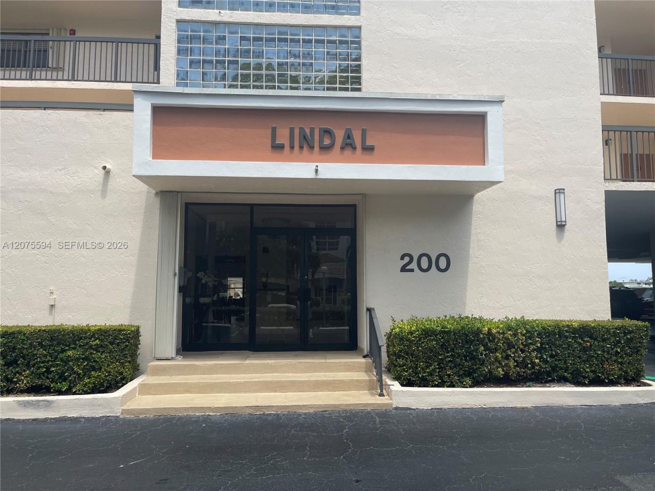 200 Golden Isles Dr, Unit 401, Hallandale Beach, FL 33009 Photo