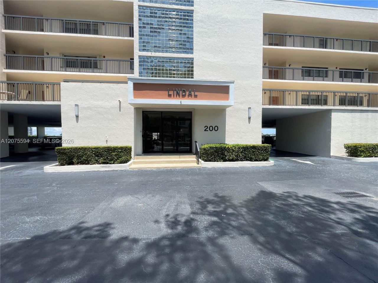 200 Golden Isles Dr, Unit 401, Hallandale Beach, FL 33009 Photo