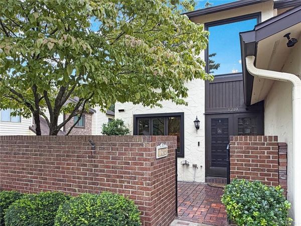 1219 Chevington Court, Centerville, OH 45459