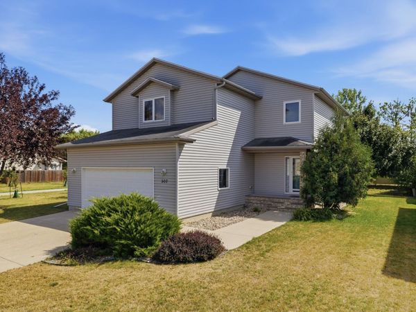 507 19th Avenue W, West Fargo, ND 58078