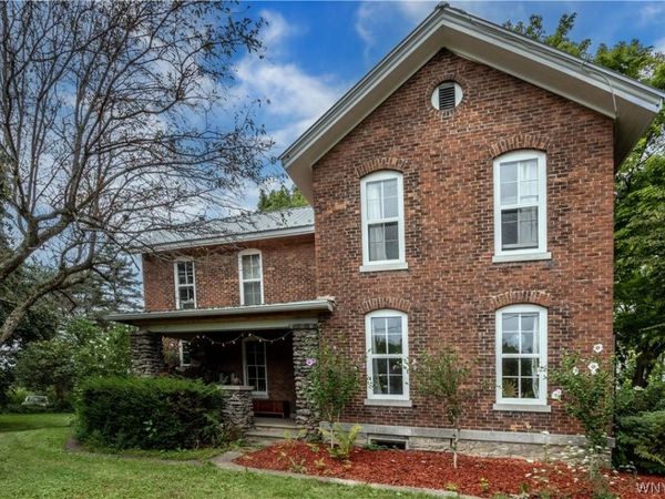 6110 Salt Rd , Clarence, NY 14031